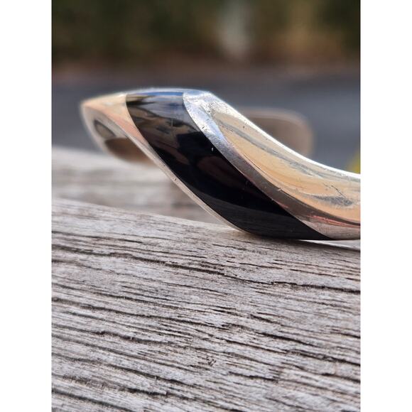 Vintage Modernist Sterling Silver Open Bangle Black Onyx Wave Cuff by GKE 88 - Picture 3 of 10